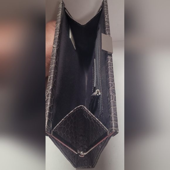 Crocodile Embossed Clutch Wallet - Picture 5 of 6